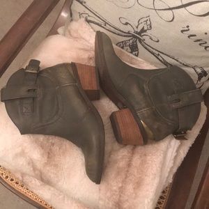 Lucky Brand olive leather boots. Sz 5.5. Like new